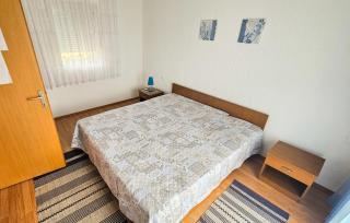 Lovely Apartment In Supetarska Draga - Supetarska Draga - 2
