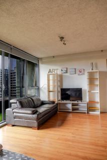 Sunny Retreat & Balcony Near Albert Park - Melbourne - 4