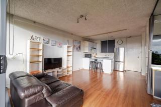 Sunny Retreat & Balcony Near Albert Park - Melbourne - 3