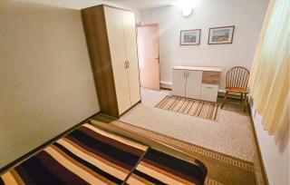 Beautiful Apartment In Supetarska Draga - Supetarska Draga - 4