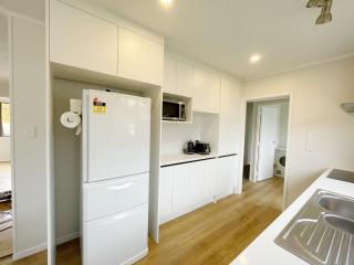 3 bedroom family home Close to the Base - 8