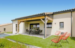 Stunning Home In Puy St Martin - 9