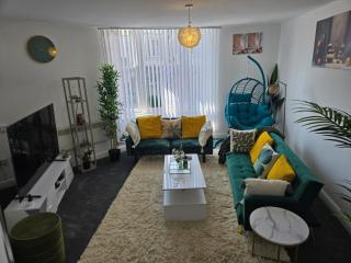 Glams Cozy City Apartment in Wolverhampton - Wolverhampton - 9