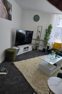 Glams Cozy City Apartment in Wolverhampton - Wolverhampton - 7