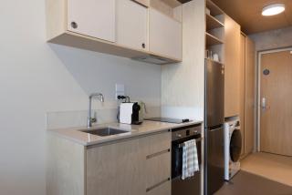 Petone Studio - Balcony Bath Tub Sleeps 2 - Lower Hutt - 8