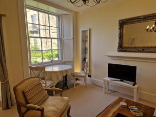JOIVY Gorgeous Georgian Flat in New Town - Edinburgh - 5