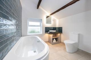 Morecambe Bay Stays - Morecambe - 5