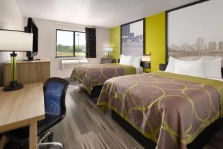 Super 8 by Wyndham South Boston VA - 1