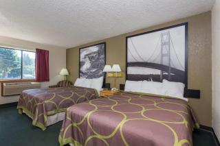 Super 8 by Wyndham Houghton Lake - Houghton Lake - 5