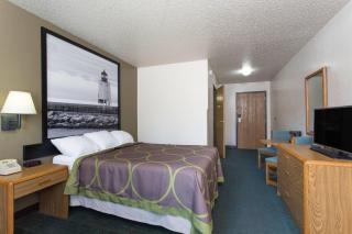 Super 8 by Wyndham Houghton Lake - Houghton Lake - 4