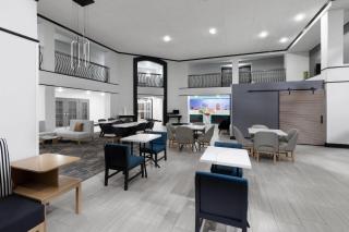 La Quinta Inn & Suites by Wyndham Houston Bush IAH South - Houston - 5