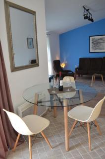 Lovely 1BR Apartment 5min of walk from city center - Bar - 7