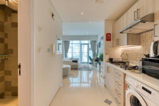 Beachfront Studio Right by Nakheel Mall - Dubai - 3