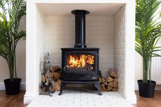 JOIVY Greenknowes Cottage with Hot Tub & Fireplace - 3