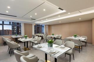 Ramada by Wyndham Urumqi Midong - 3