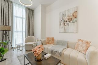 Stylish 1BR in JVC with Pool & Nearby Parks - Dubai - 1
