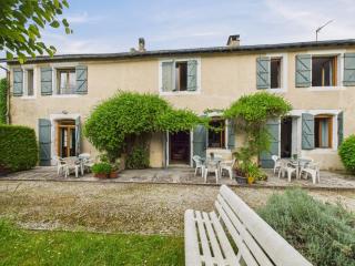 Gite mitoyen - 4 personnes - piscine commune - 5