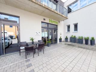 Stadthotel und Restaurant am See - 2