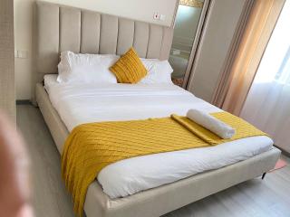 executive vibrant view three bedroom apartment mordern equipped gym free parking space , children play area and comforting rooftop with city views in kilimani - Nairobi - 5