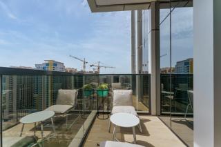 Stylish Studio with Gym & Pool Access - 3