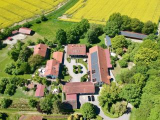 Gut Schwarz-n Hof Ferienwohnungen - Bad Griesbach im Rottal - 0