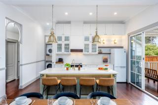 Historic Country Getaway with Hot Tub and Wood Fireplace - Cessnock - 8