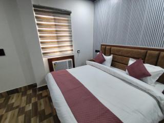 Hotel Shri Dauji Maharaj Palace - Mathura - 4