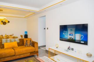 comfort three bedroom apartment with servant quarter, gym ,children play area ,rooftop football pitch, coffee house, restaurants, garden and amazing scenic views in kileleshwa - Nairobi - 9