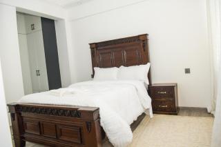 comfort three bedroom apartment with servant quarter, gym ,children play area ,rooftop football pitch, coffee house, restaurants, garden and amazing scenic views in kileleshwa - Nairobi - 1