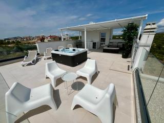 VILA VASILJ Privater Pool unten, Whirlpool mit Aussicht oben, Ihr Urlaub, Ihre Wahl - Vodice - 8