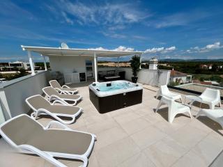 VILA VASILJ Privater Pool unten, Whirlpool mit Aussicht oben, Ihr Urlaub, Ihre Wahl - Vodice - 7