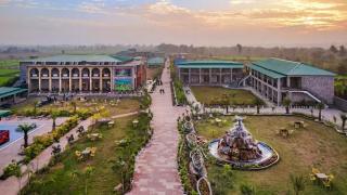 Corbett Elegant Retreat - 9