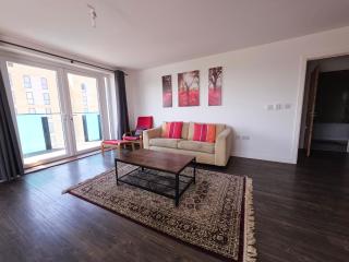 Barking 2 Bed Apt with Parking & Good Travel Links - Barking - 6