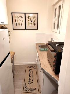 Cozy studio in the center of trendy Kypseli - 2
