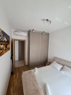 Nest 2 - Kravlja - 3