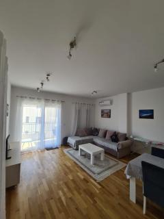 Nest 2 - Kravlja - 9