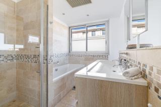 Skyline 2-bedroom flat with Epic Views - Roi Chevalier - Antibes - 5