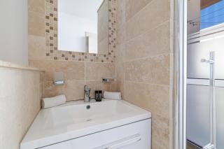 Skyline 2-bedroom flat with Epic Views - Roi Chevalier - Antibes - 2