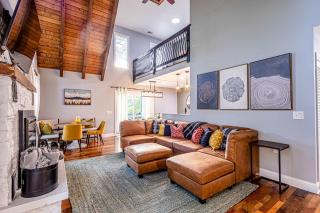 Cozy Family Getaway w Games Hot Tub & Fire Pit - 7