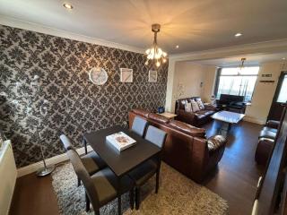 Harry Potter Themed Shared Accommodation - Self Check-In - Leavesden Green - 9
