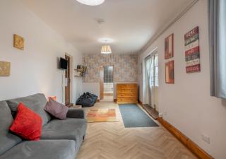 Middle Farmhouse - 4