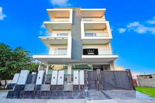 Super Collection O Sector 86 Noida - Noida - 0