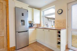 Finest Retreats - Sea Bank - Colwyn Bay - 1