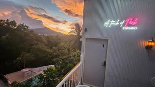 A Touch of Pink Secret Eco Retreat with Pool, Starlink WiFi, Netflix, Mountain Views - Peaceful Stay in Puerto Princesa Near Underground River, Firefly Watching, and Waterfalls - Perfect Stop Between El Nido, Port Barton, and Puerto City - Scooter Rental - Città di Puerto Princesa - 6