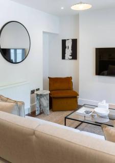 Watcombe Hideaway Romantic Coastal Retreat - 1