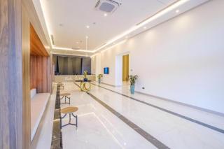 Serene Sea View Aparthotel in Orbi City Batumi - Batumi - 3