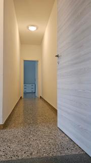 Casa luminosa, parcheggio sotto casa, zona tranquilla a due passi da negozi, parchi, ristoranti - Lugo - 7