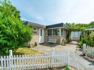 Charming holiday home near beach - Sint Maartenszee - 1