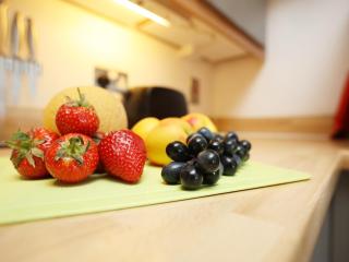 Queen Street Executive Apartment by N And N Stays, Close to City Centre, Restaurants and shops, Secure Private Parking, Perfect location while visiting Cardiff for work or a short break - Cardiff - 6