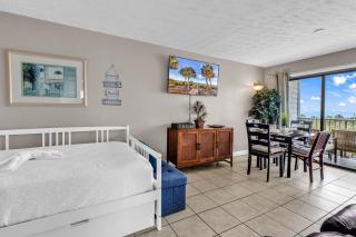 The Beachside Dacha - Lock-Out 2 Bedroom Ocean View Condo - Myrtle Beach - 3